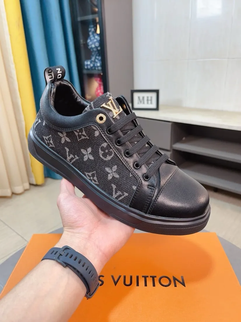 Men's shoes💰400🌹🌹[LV]🌹High-end men's shoes brand: Official website 1:1 Latest masterpiece: The upper is made of Italian imported first-layer cowhide with special materials➕Full genuine leather lining🔥, making walking more convenient and comfortable! Exclusive new style, stunning work [color]! Create a fashionable personality to set off your uniqueness! A must-have for trendy men! Classic🔥Number: 38-44